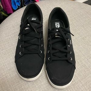 Canvas Keds - 9.5 WIDE WIDTH